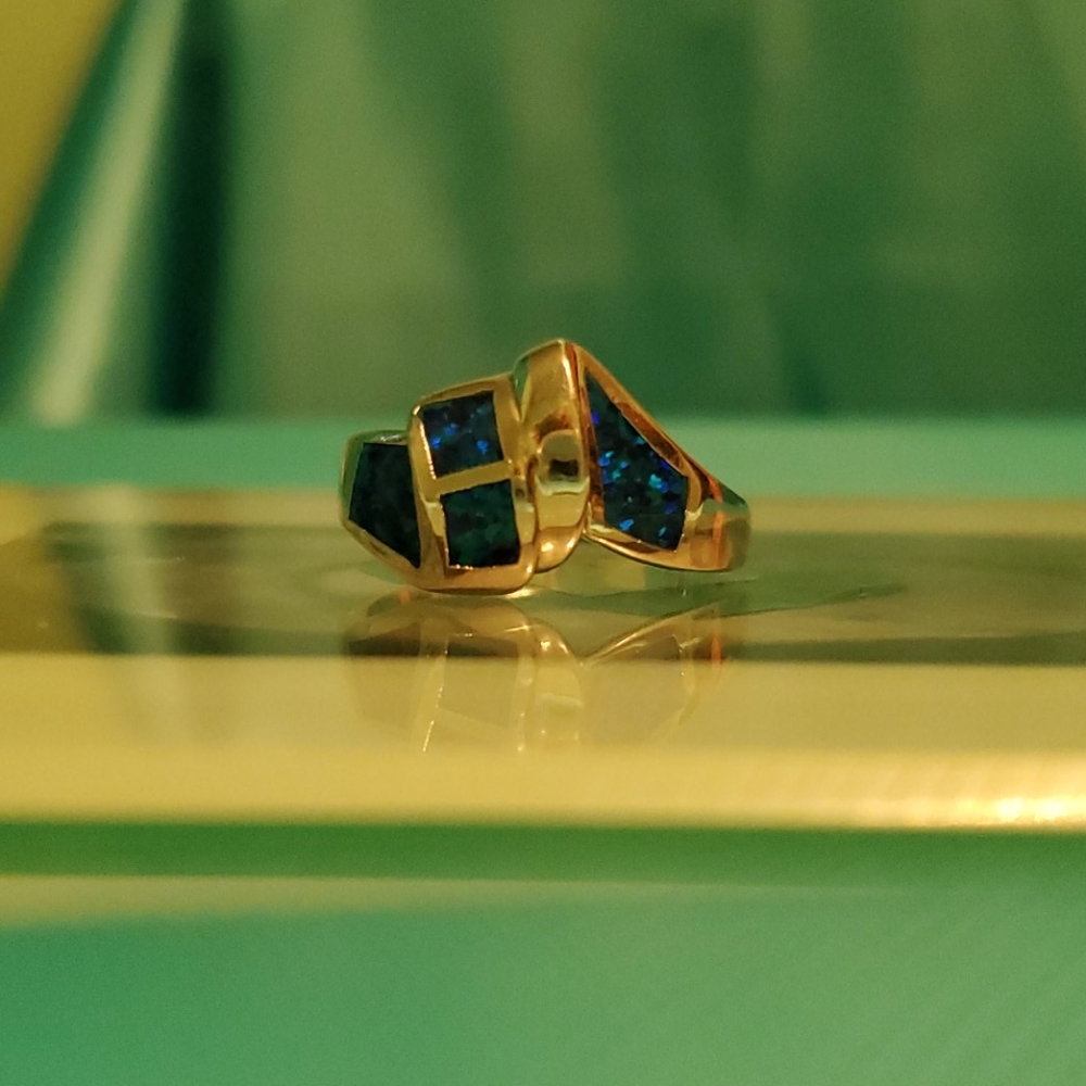 Womens size 9 blue opal ring
